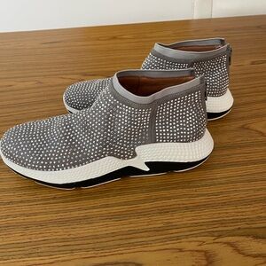 NWT L'amour Des Pieds Cushioned Sneakers For Women